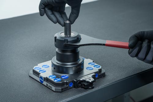 Rundmaterial wird im Preci-Point Spannzangenfutter eingesetzt.