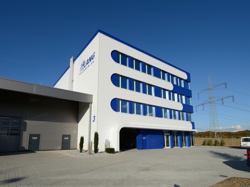 2014: Das Werk Holzmaden wird zum neuen Hauptsitz des Unternehmens