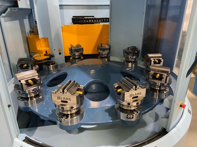 Cnc vise from LANG Technik mills workpiece in a machine tool