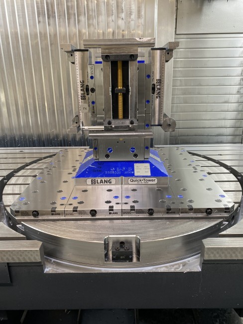 Vario-Tec Schraubstock von LANG Technik für die Fräsbearbeitung in einer CNC-Maschine