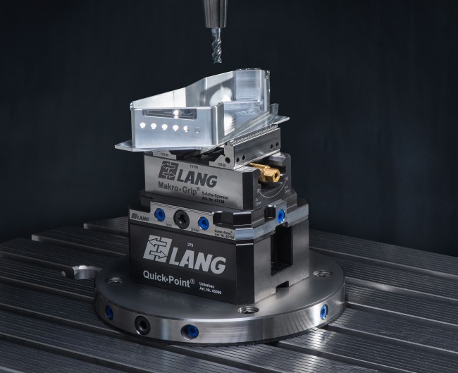 Accurate and strong connection between 5-axis vise and zero point clamping system		