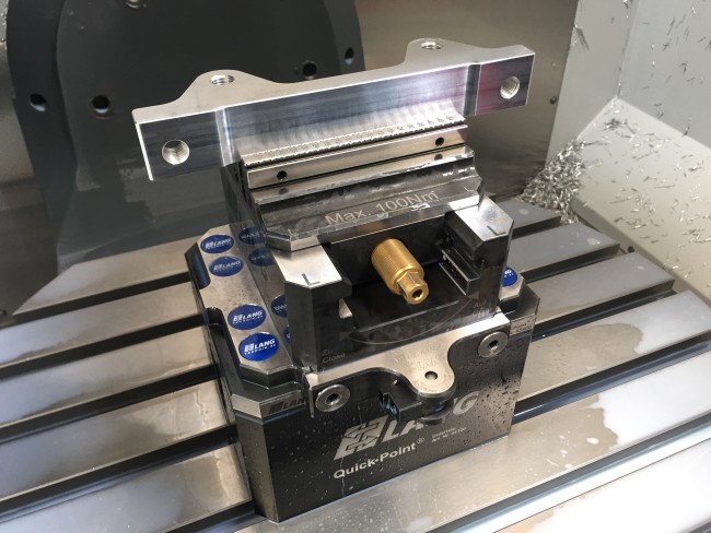 5-axis vise clamped in a zero point clamping system from LANG Technik