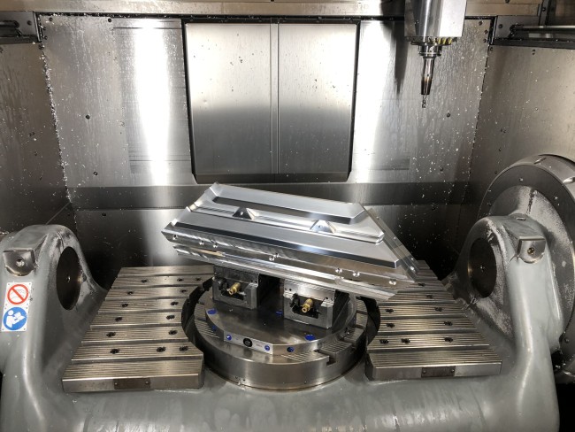 Centering vise from LANG Technik machines workpiece in a machine tool