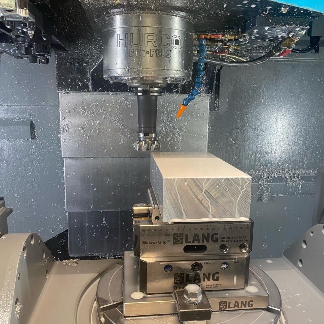 5-axis machining of raw part with a 5-axis vise from LANG Technik