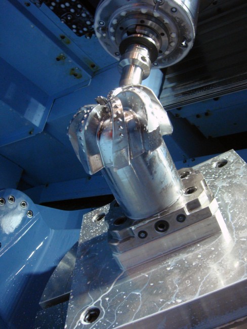 The zero point clamping system from LANG Technik reduces set-up times in a cnc machine