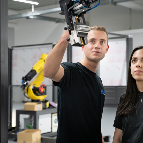 Dennis Bühler, apprendista tecnico meccatronico