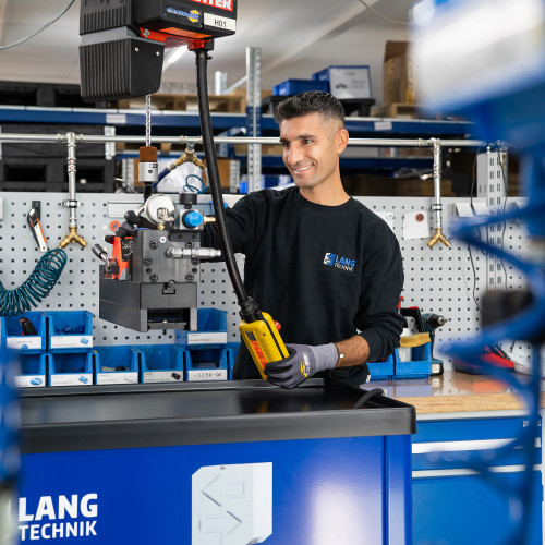 Butrus Haido, addetto all'assemblaggio