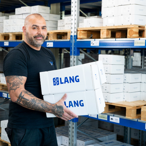 Marcel Reinhardt, addetto al magazzino